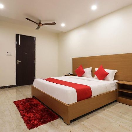 Hôtel Oyo 61050 S S K Continental à Juhi Bari Extérieur photo