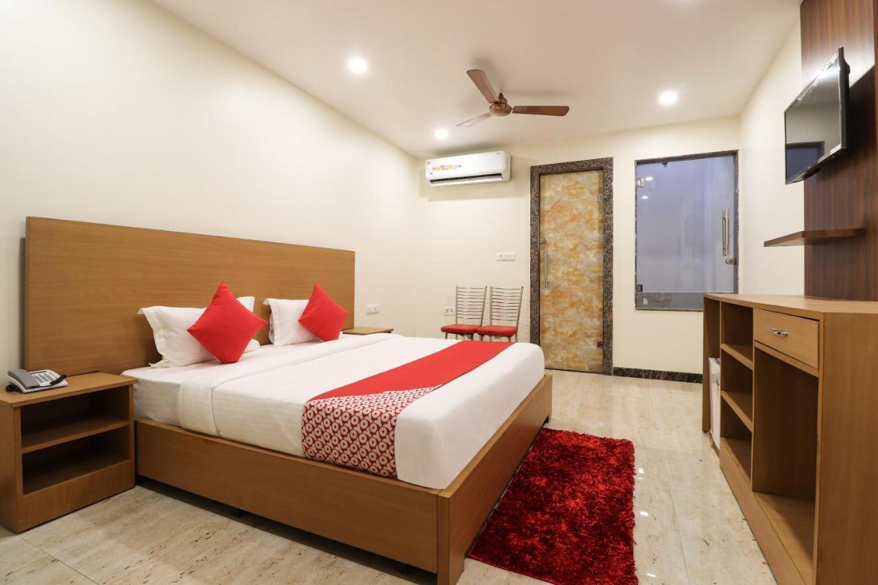 Hôtel Oyo 61050 S S K Continental à Juhi Bari Extérieur photo