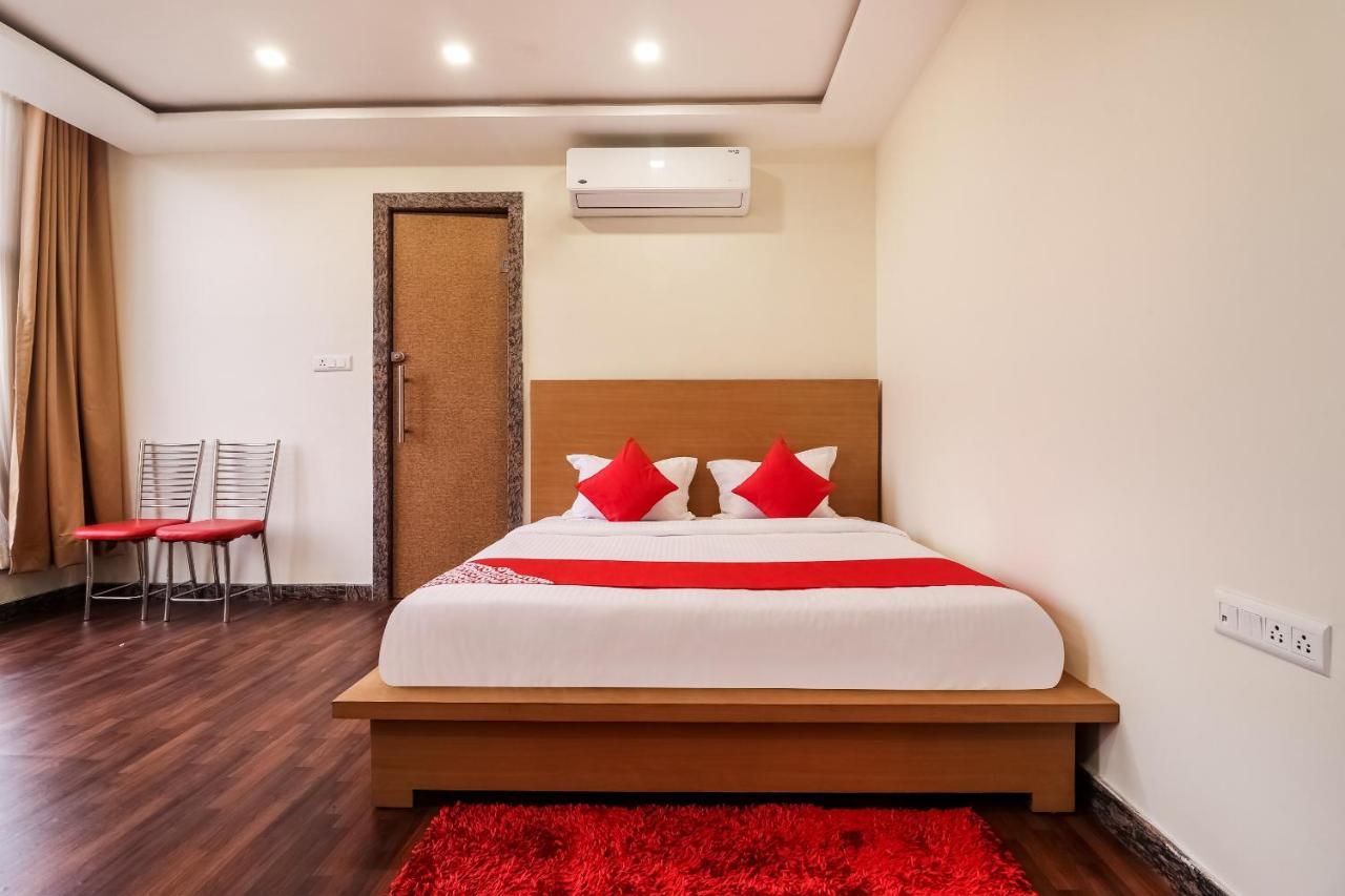 Hôtel Oyo 61050 S S K Continental à Juhi Bari Extérieur photo