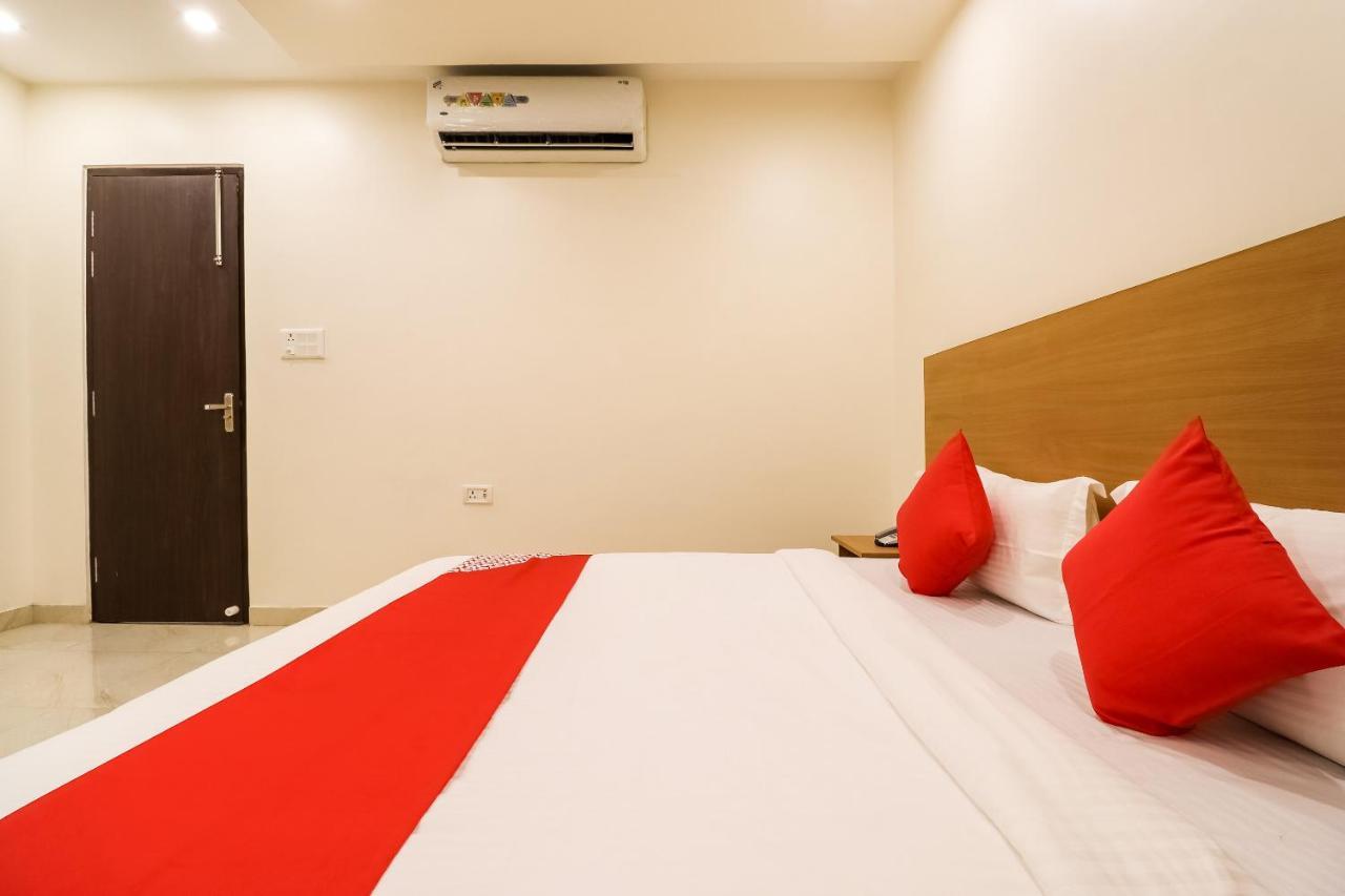 Hôtel Oyo 61050 S S K Continental à Juhi Bari Extérieur photo