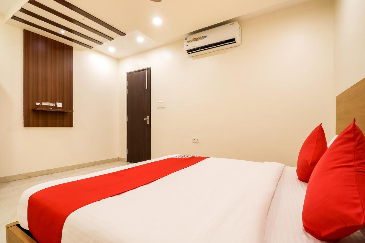 Hôtel Oyo 61050 S S K Continental à Juhi Bari Extérieur photo
