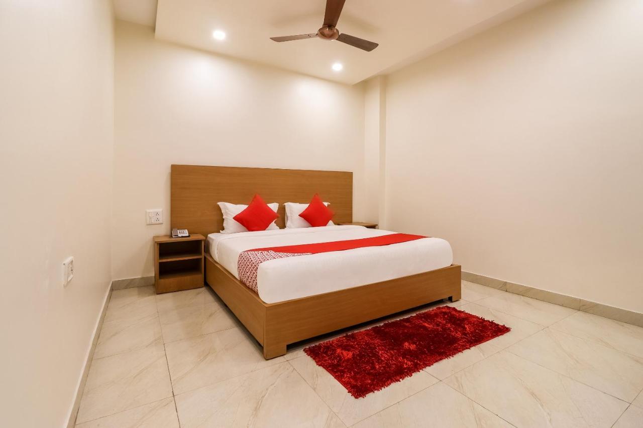 Hôtel Oyo 61050 S S K Continental à Juhi Bari Extérieur photo