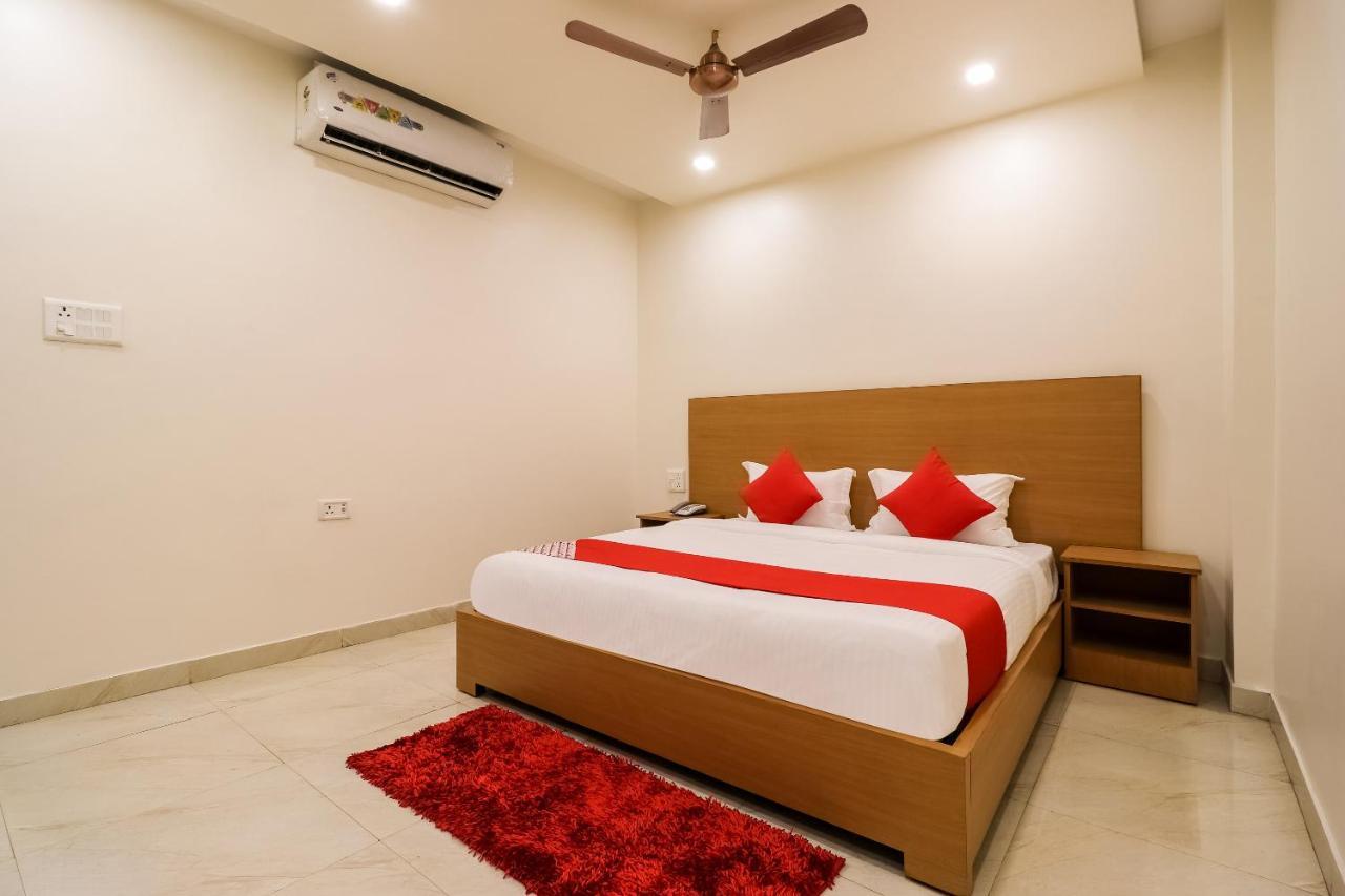 Hôtel Oyo 61050 S S K Continental à Juhi Bari Extérieur photo