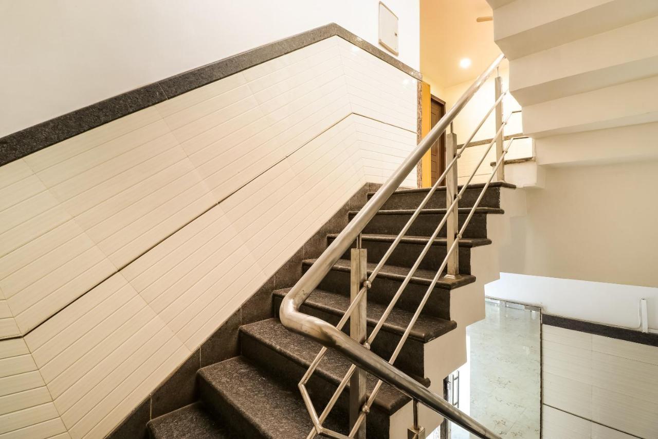 Hôtel Oyo 61050 S S K Continental à Juhi Bari Extérieur photo